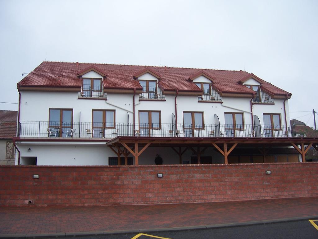Penzion Pod Kravi Horou Bořetice Exterior foto